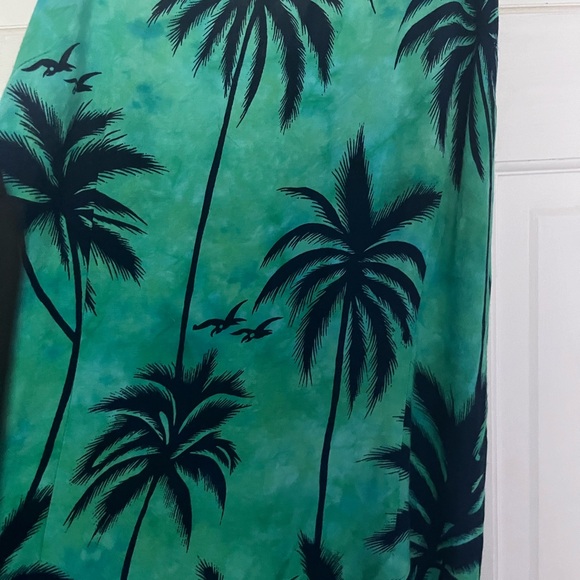 Palm tree - Picture 3 of 4